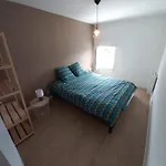 Petite Maison Proche Centre Casa de Férias Bréhal