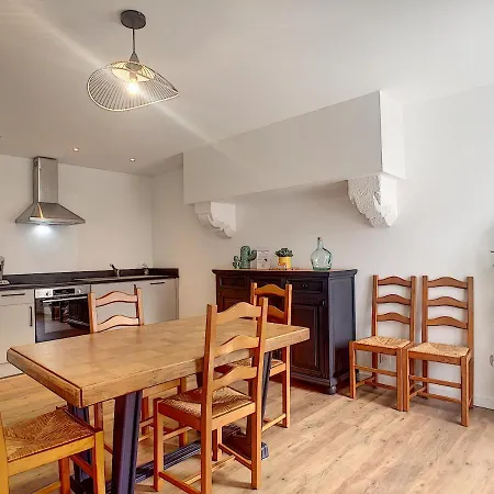 Petite Maison Proche Centre * Bréhal