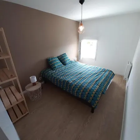 Petite Maison Proche Centre Casa de Férias Bréhal