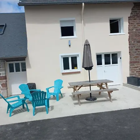 Petite Maison Proche Centre * Bréhal