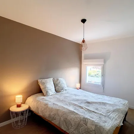 Petite Maison Proche Centre Дом отдыха Brehal