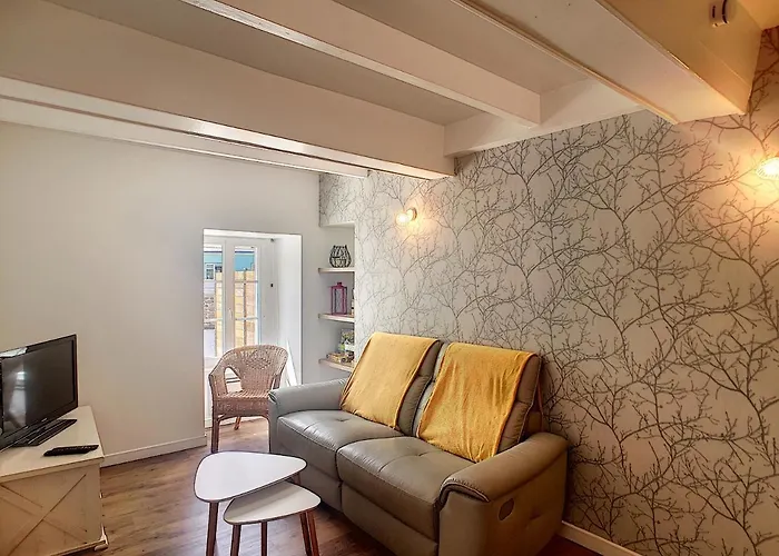 Petite Maison Proche Centre * Bréhal