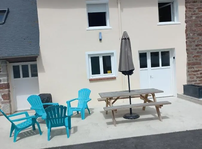 Petite Maison Proche Centre * Bréhal