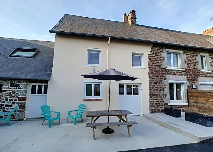 Petite Maison Proche Centre Hébergement de vacances Bréhal